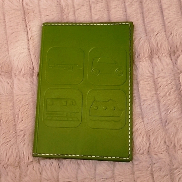 KIDS Passport Wallet NWOT - Picture 1 of 6